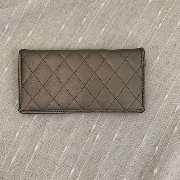 Kenneth Cole Reaction Metallic Bi-Fold Envelope Wallet - Picture 2 of 7